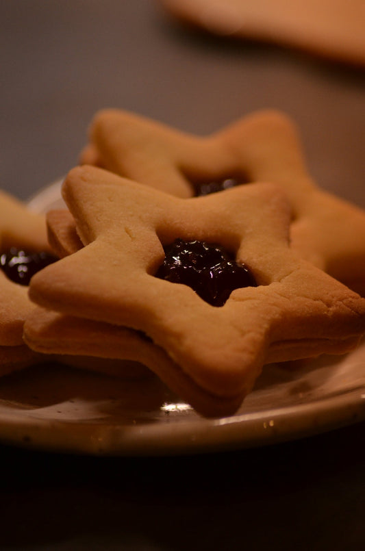 Breaking Down the Essential Components of a Classic Christmas Dinner - Tree Treasures